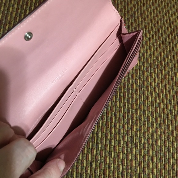 SOLD! COACH Hearts Leather Cosmetic Case & Wallet - Picture 7 of 8